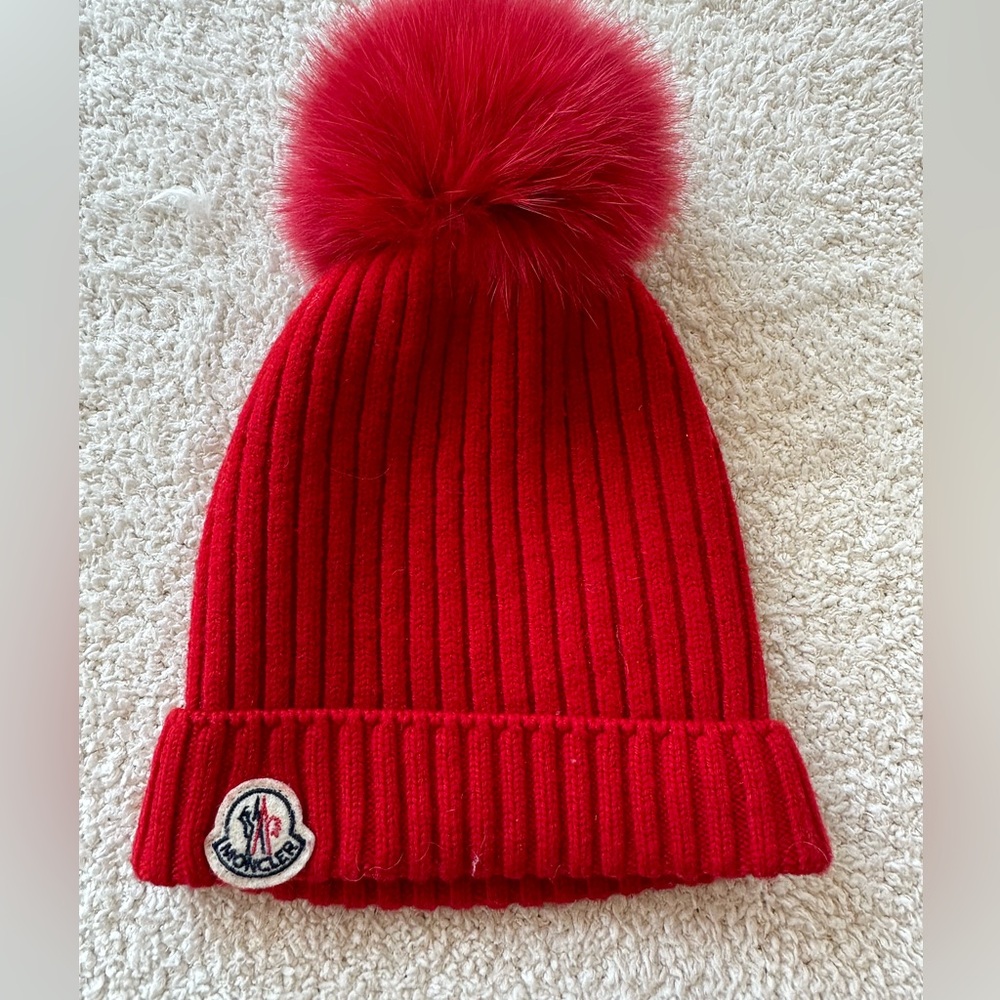 Moncler hat
